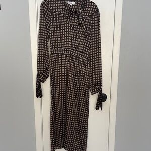 Elegant Black and White Patterned Dress